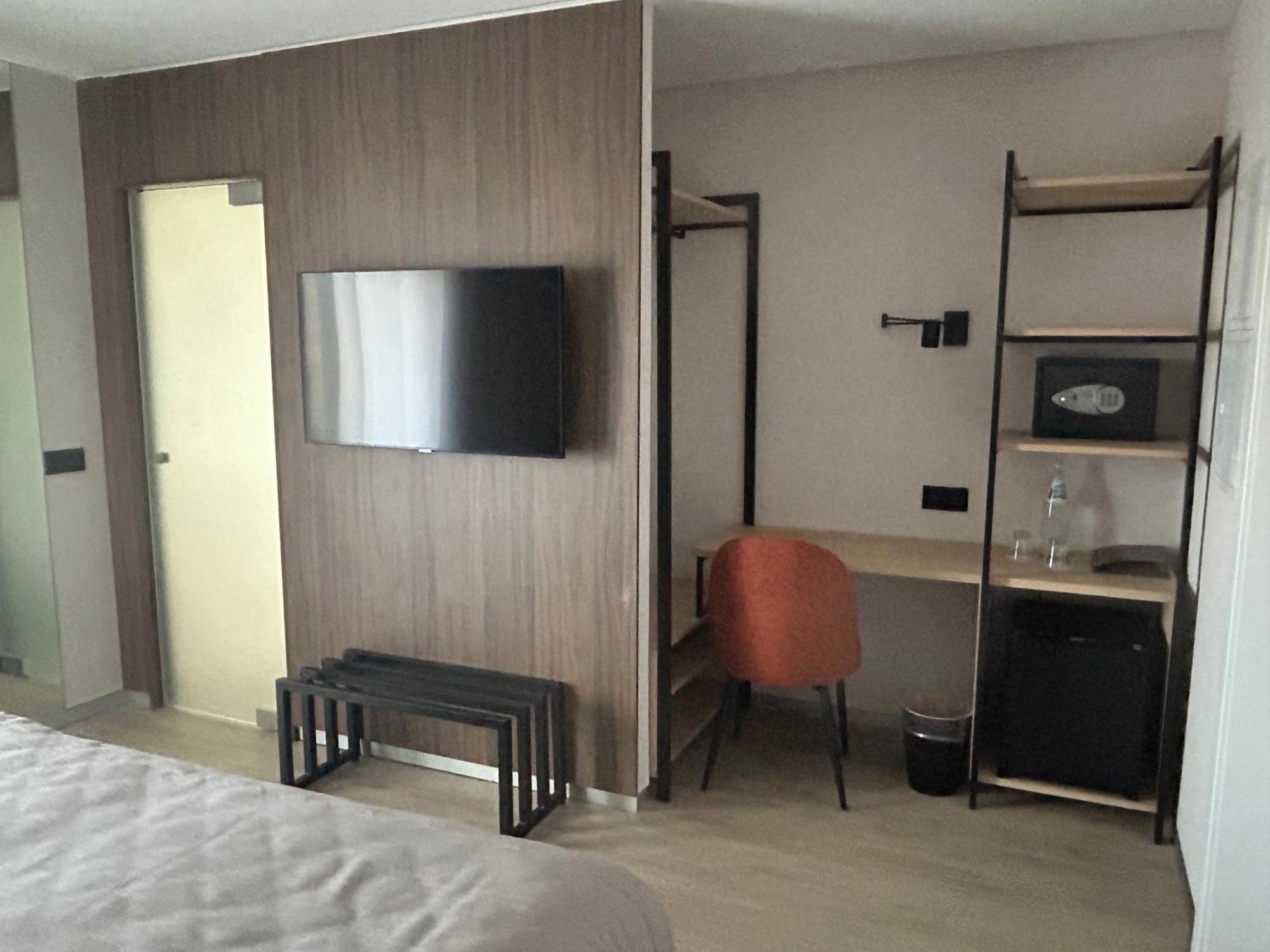 Superior Double Room,1566902690:JPEG